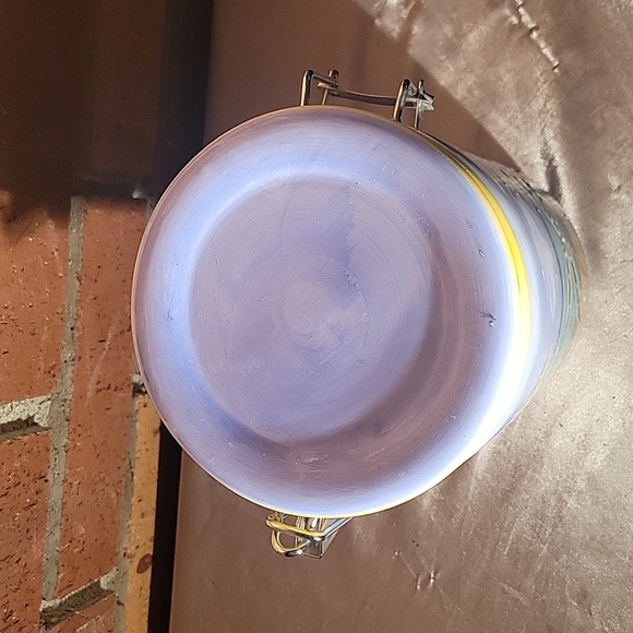 Biscayne Bay Collection Ceramic Locking Canister - Picture 5 of 8